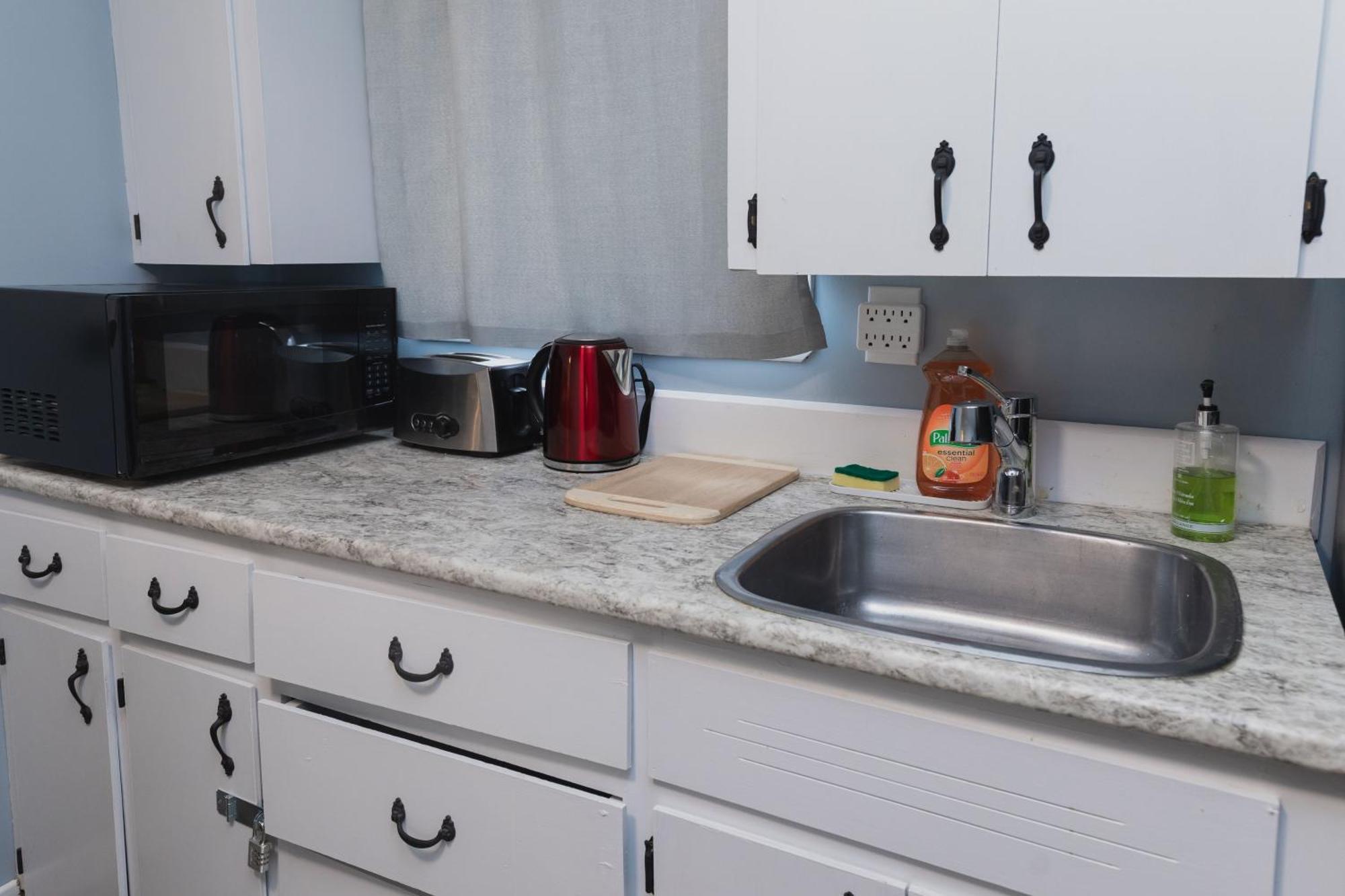 Avenir Centre Suite - Near Nbcc, Moncton Hospital, Airport Bagian luar foto